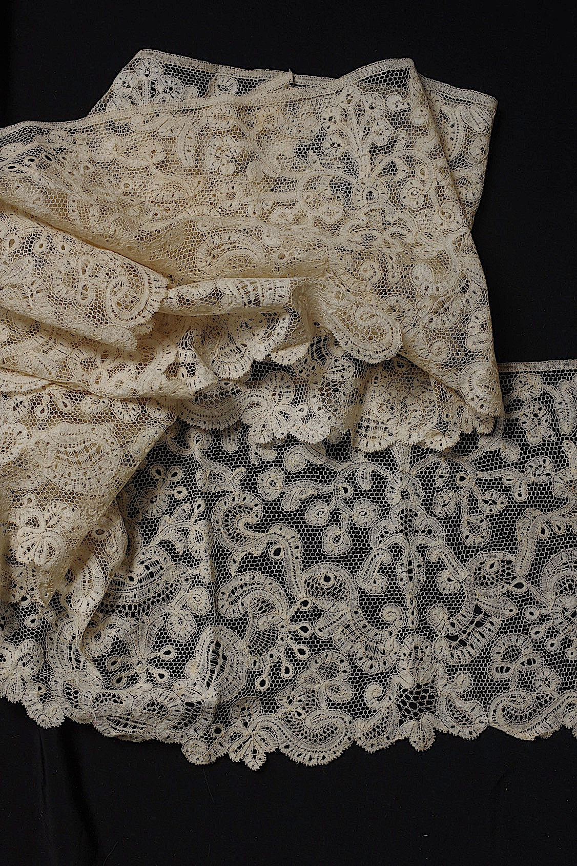 アンティークボビンレース/dentelle ancienne/antique lace .FR a l'epoque