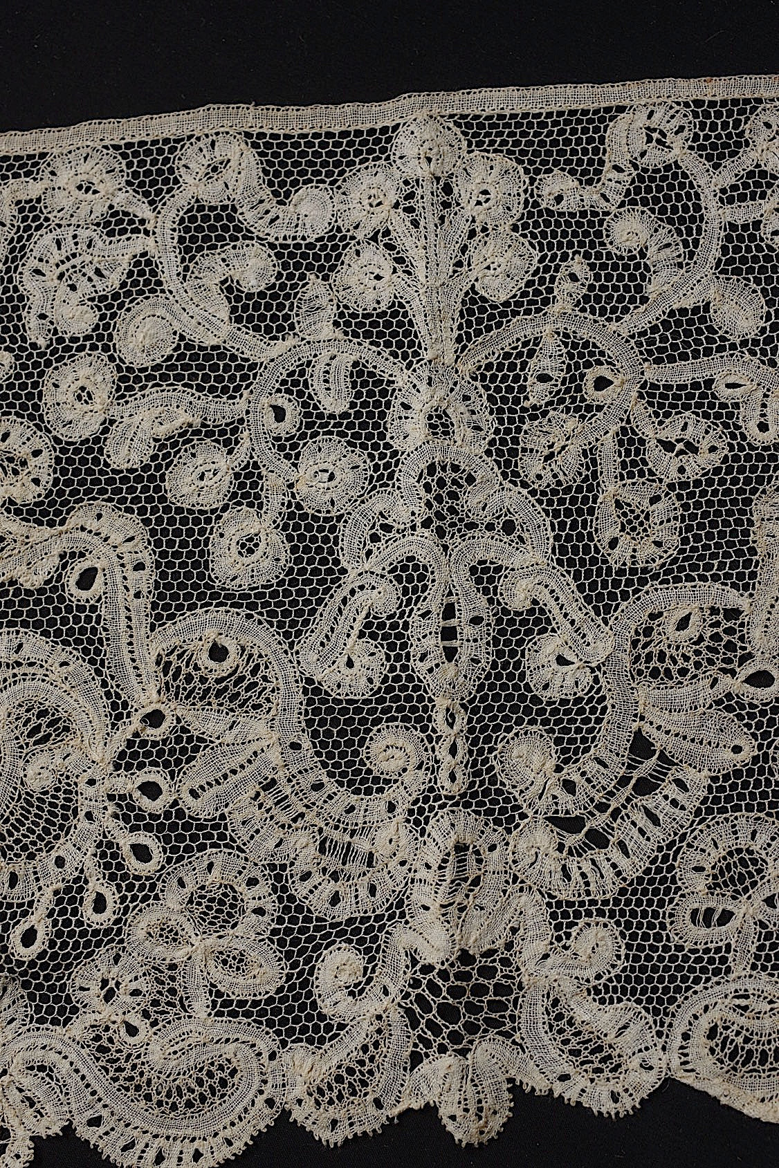 アンティークボビンレース/dentelle ancienne/antique lace .FR a l'epoque