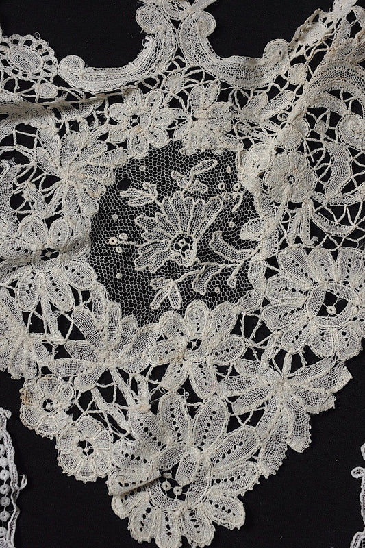 アンティークレース ホニトンMIX/dentelle ancienne/antique lace .FR a l'epoque