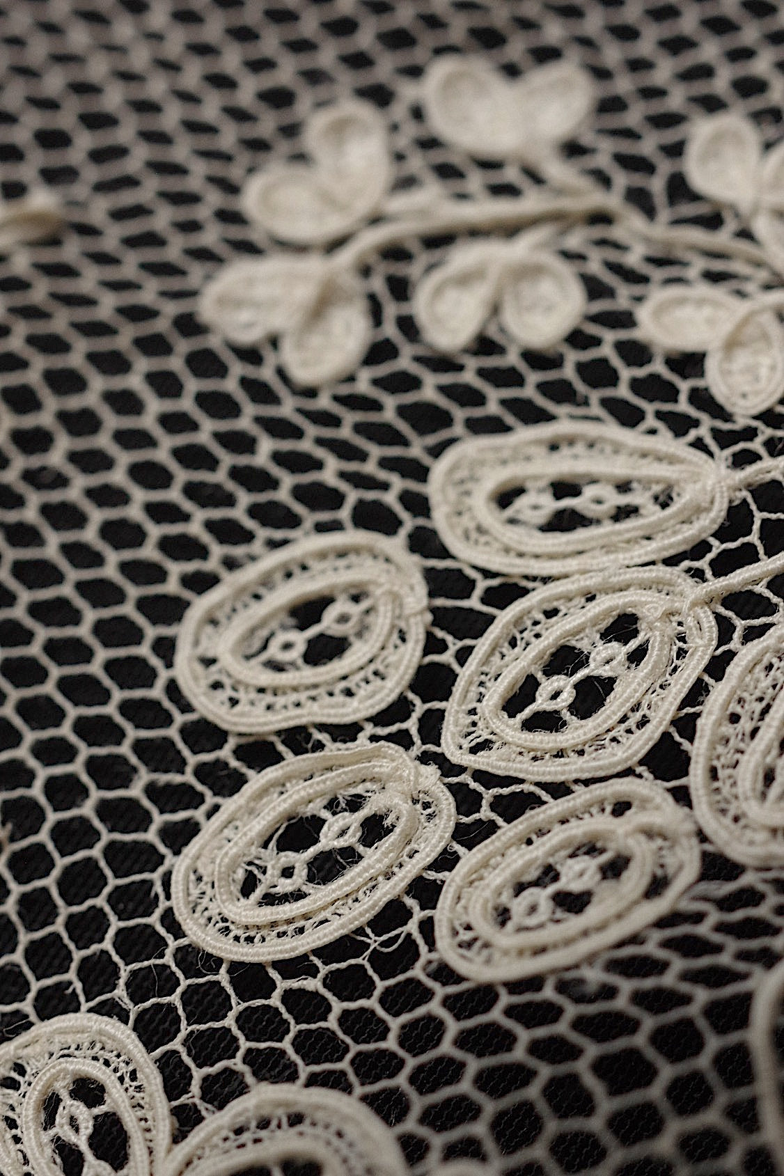 アンティークレースアランソン/dentelle ancienne/antique lace .FR a l'epoque