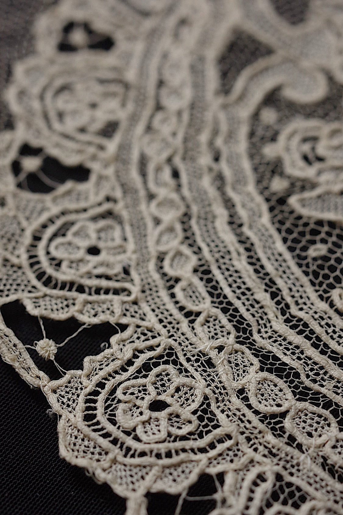 アンティークレースブリュクセル/dentelle ancienne/antique lace .FR a l'epoque