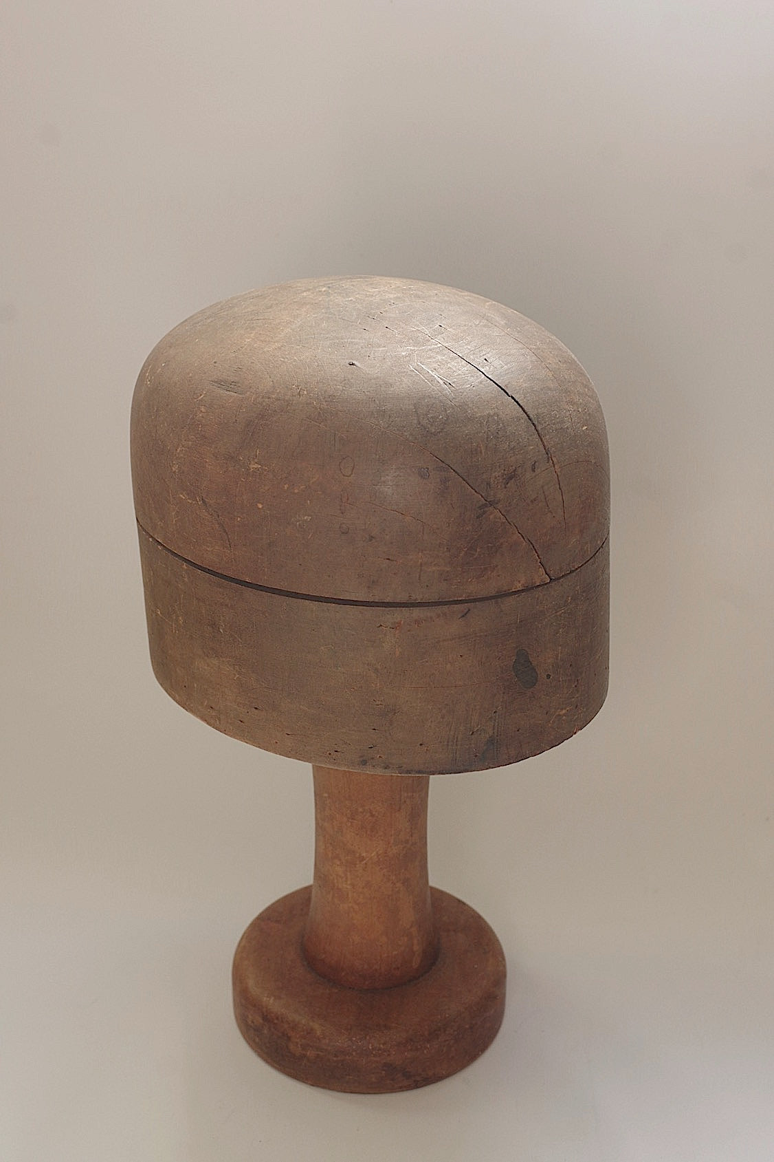 アンティーク帽子型/moule à chapeau en bois/antique .FR a l'epoque