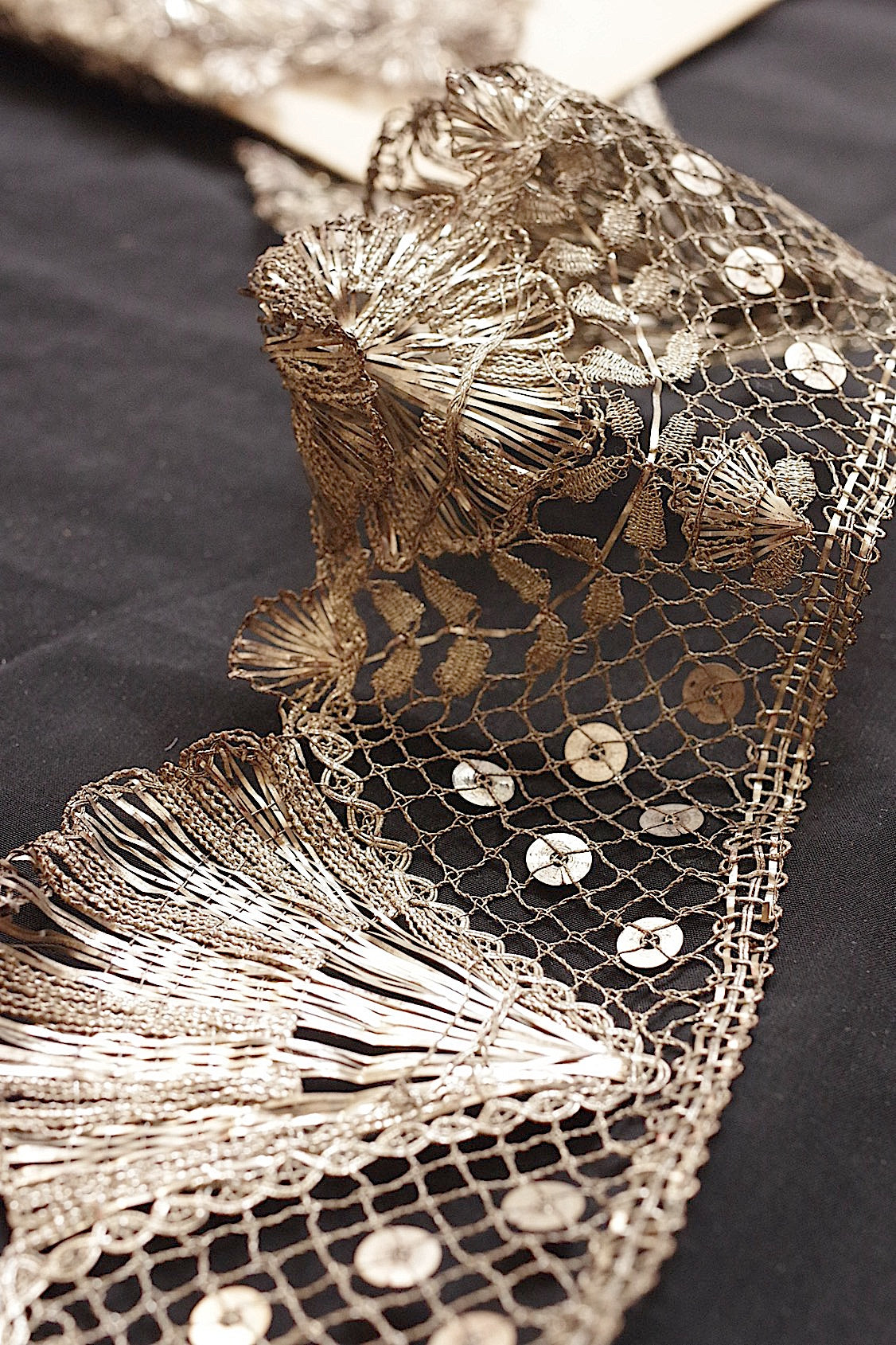 アンティークメタルレース dentelle antique lace 195cm