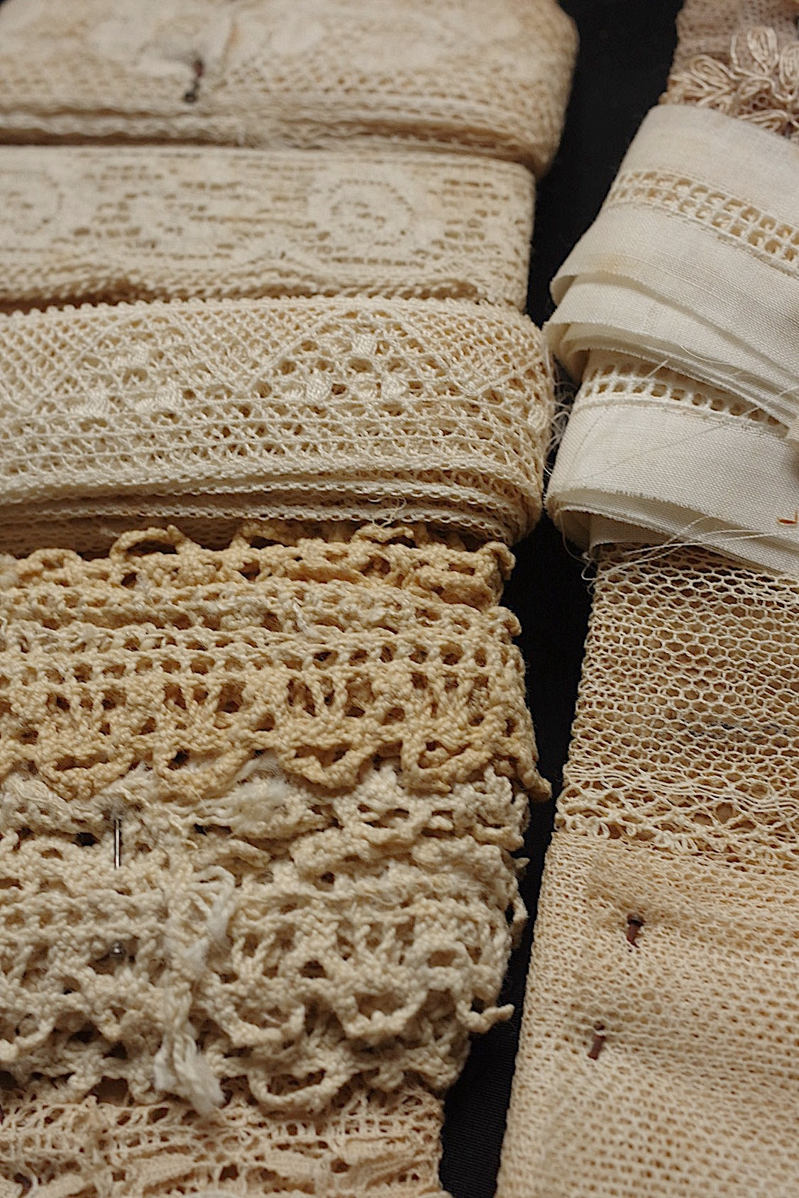 Antique Lace Dentelle Antique Lace en boîte 16 types