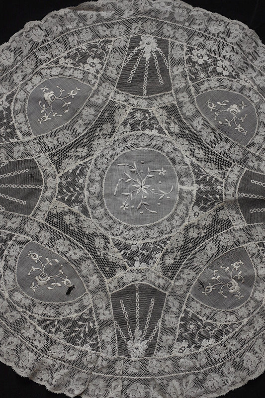 Antique lace dentelle antique lace doily 2 types