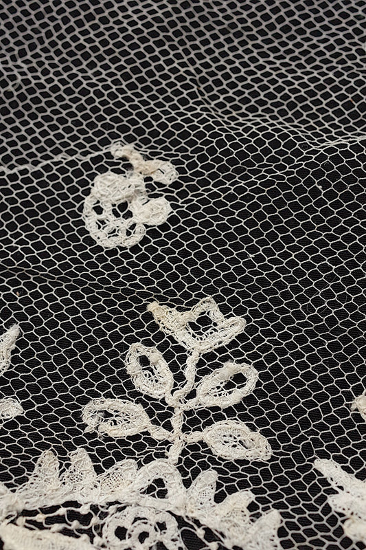 Antique lace, dentelle antique lace, Alençon scraps, etc.