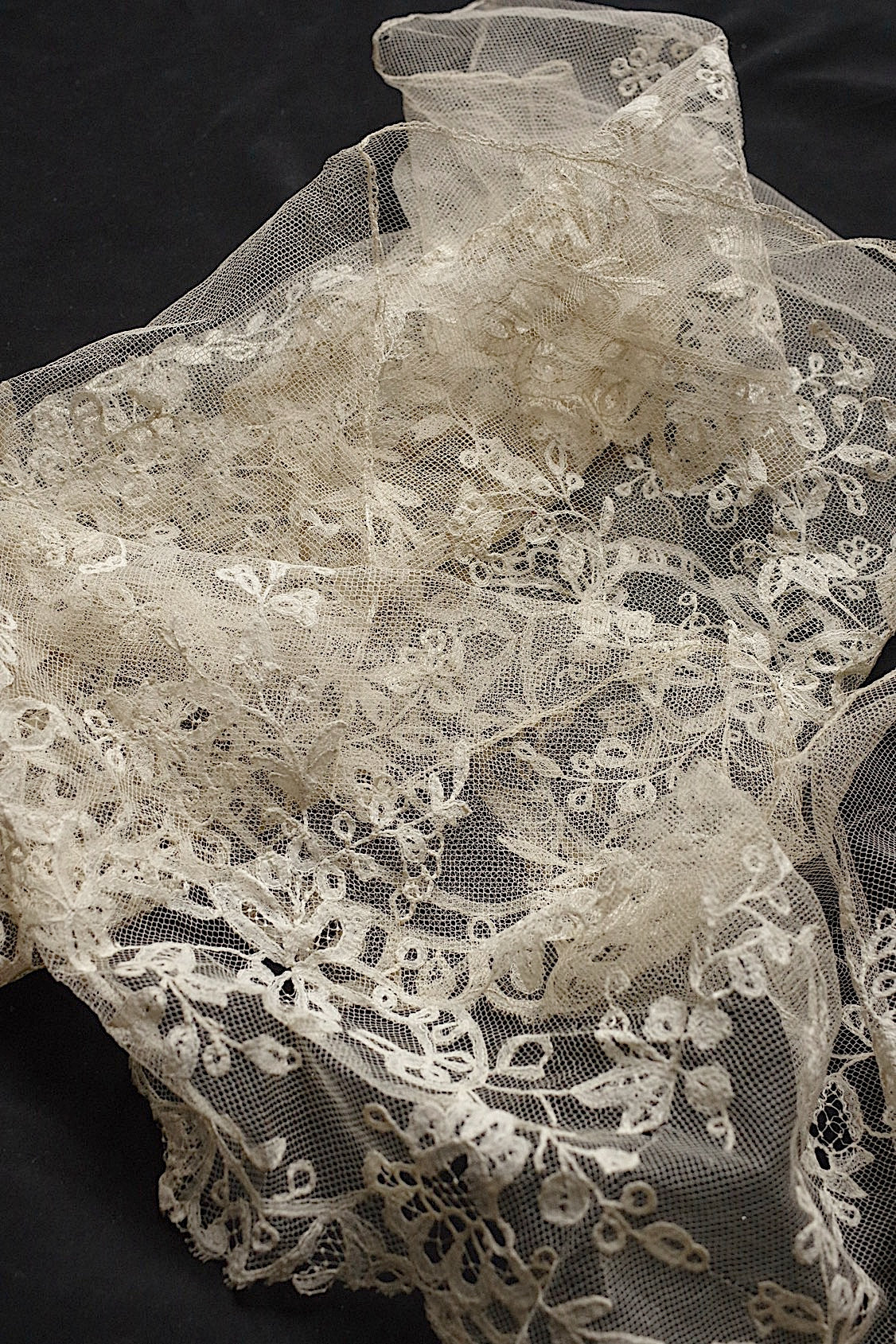 Antique lace, Dentelle Antique Lace, Applique Terre, 190cm
