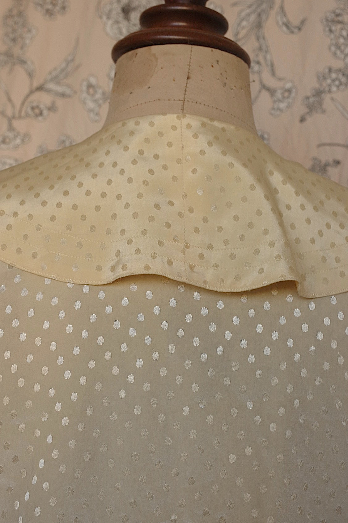 ヴィンテージブラウス vêtement vintage cacharel フリル襟