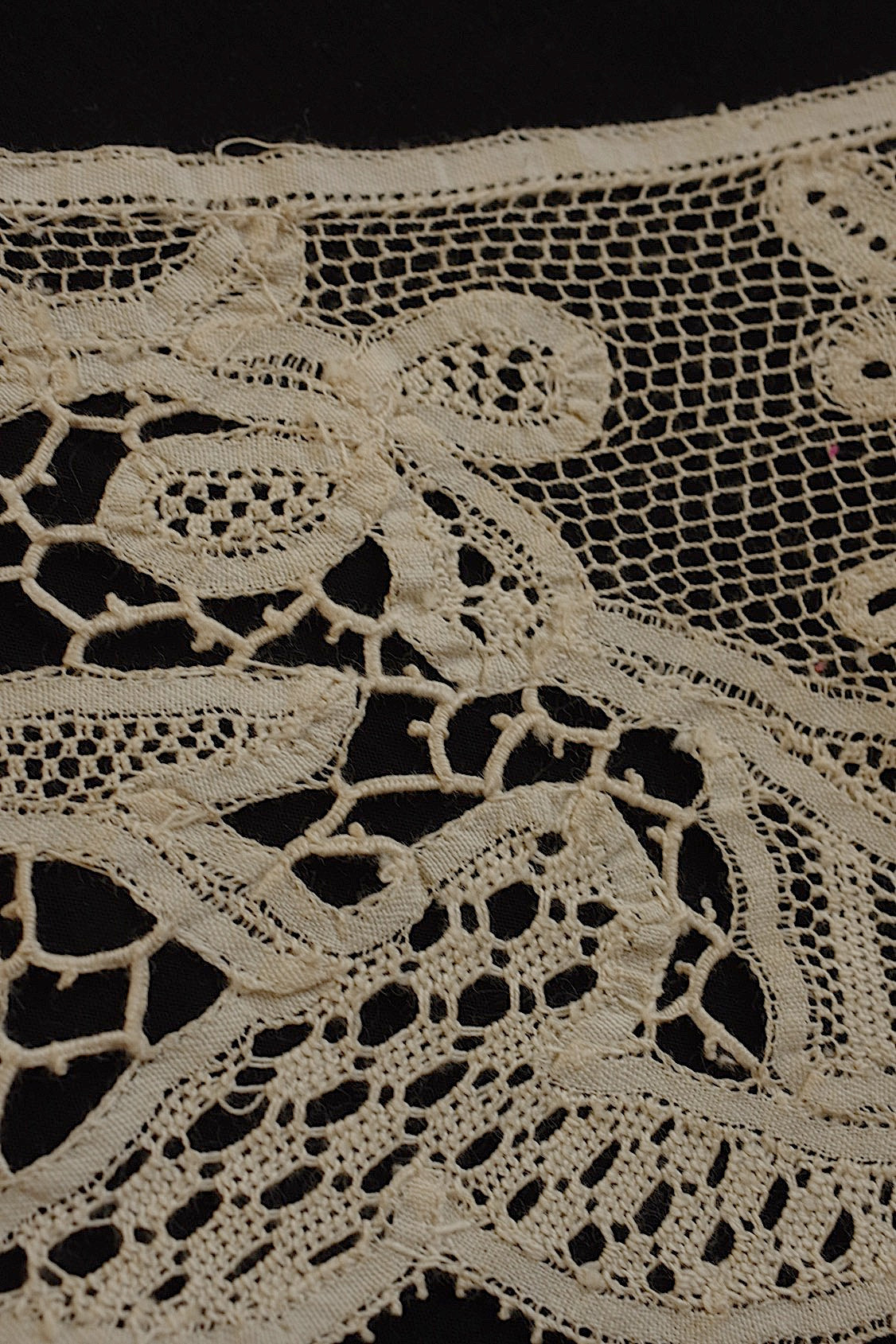 アンティークレース dentelle ancienne 134cm