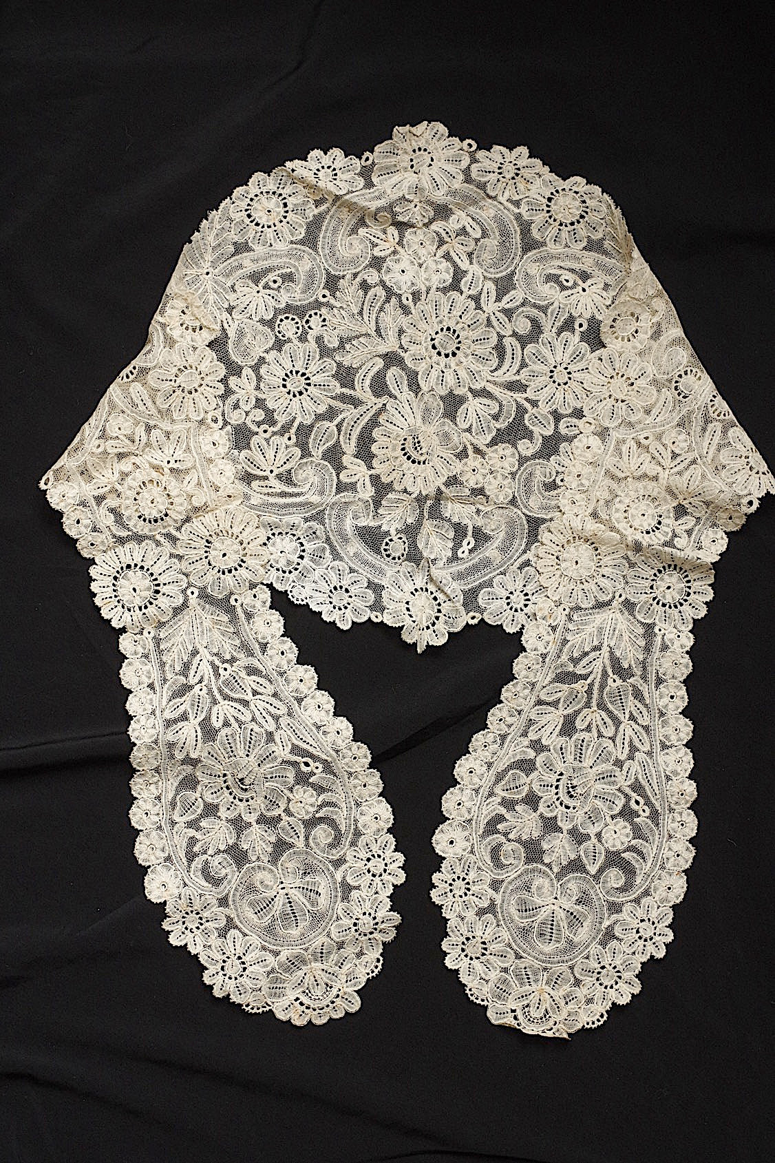 アンティークレース dentelle ancinne デュシェス - .FR a l'epoque