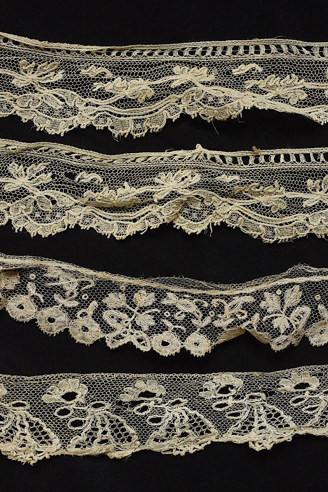 Dentelle Ancienne - Occasion, Bon État, Origine France