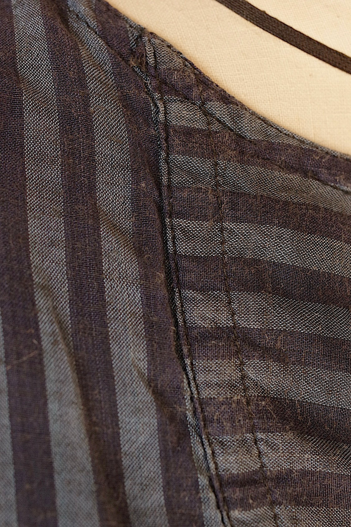 ヴィンテージブラウス vêtement vintage bleu fonce .FR A Ll'EPOQUE