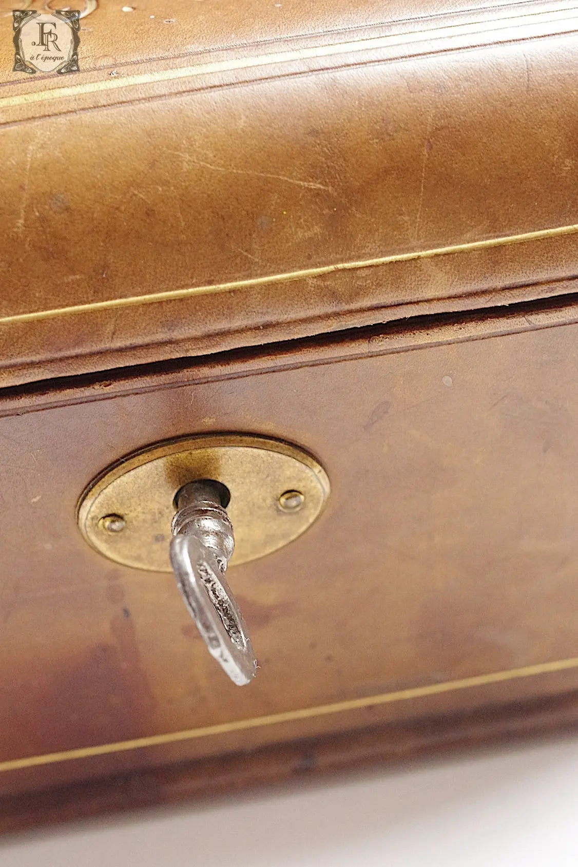 アンティーク革製箱 Boite à necessaire antique .FR a l'epoque