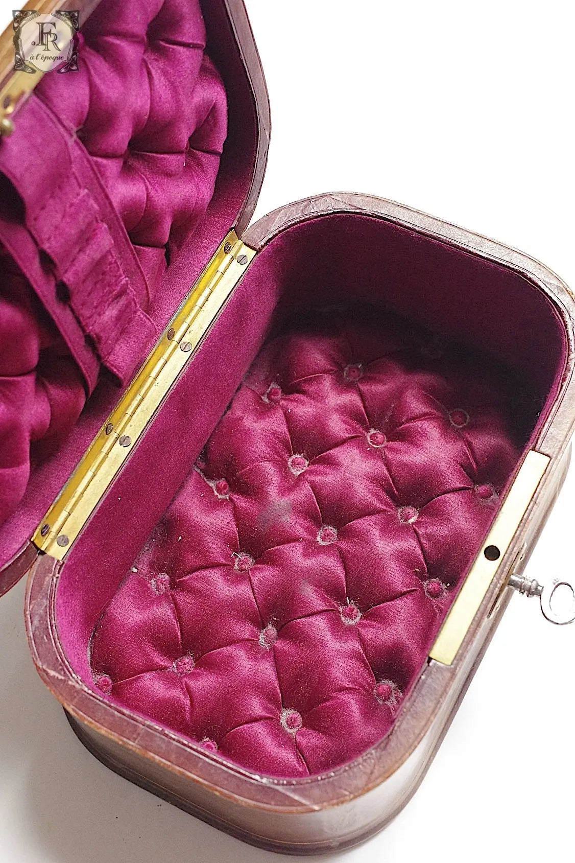 アンティーク革製箱 Boite à necessaire antique .FR a l'epoque