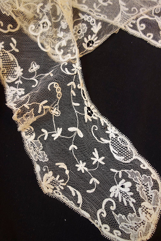 アンティークレース 2種