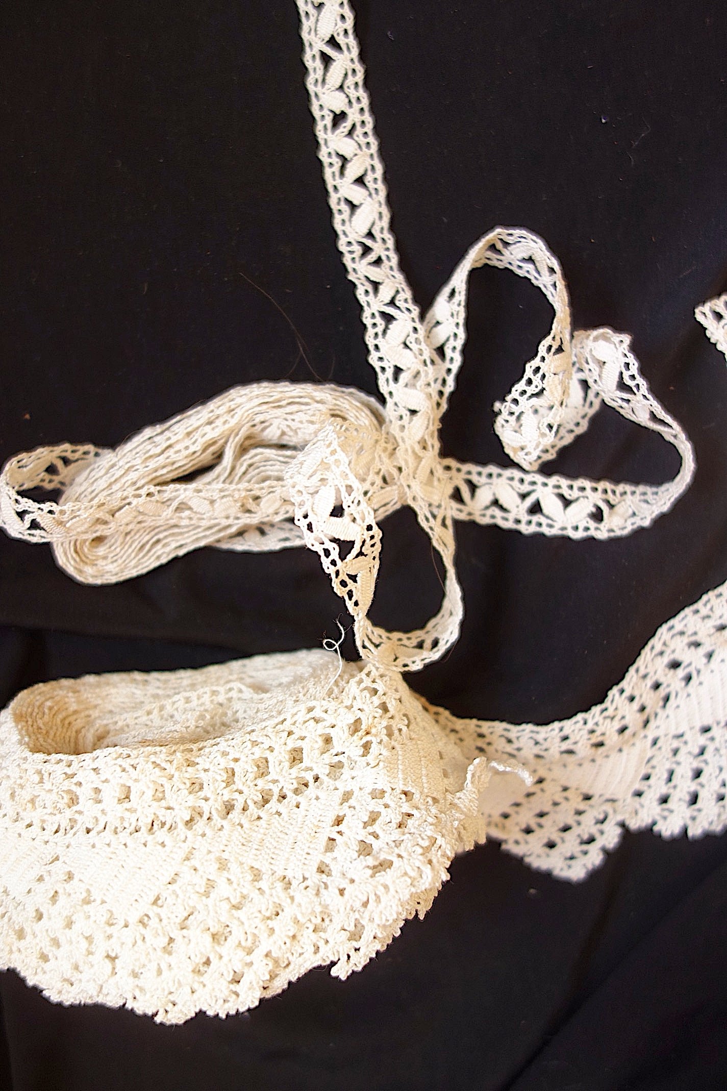 アンティークレース 2種