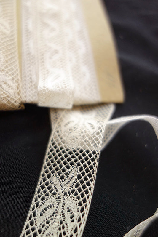 アンティークレース 2本