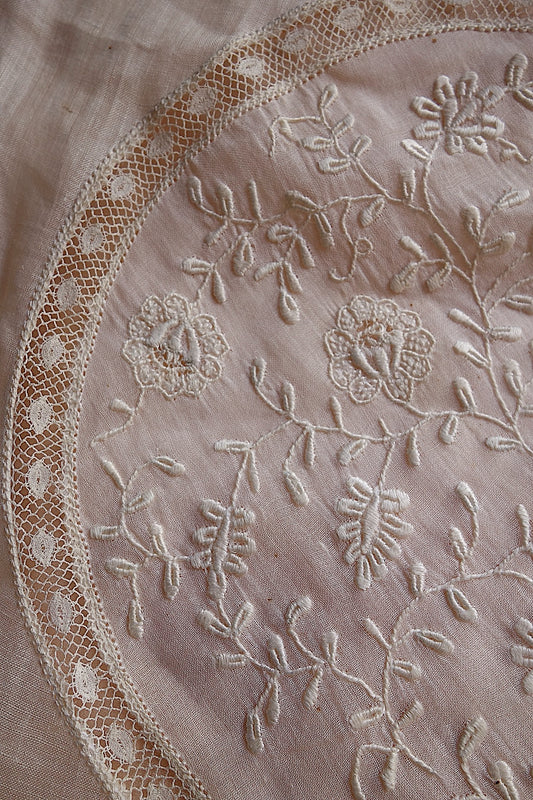 アンティークレース 刺繍小物入れ