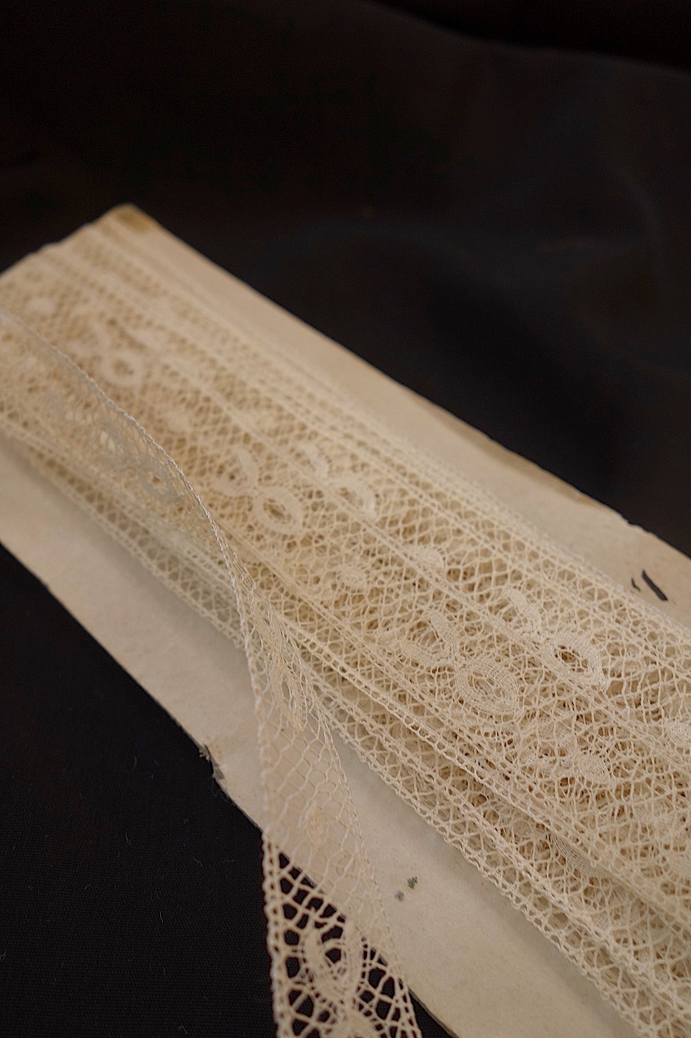 アンティークレース 620+450cm