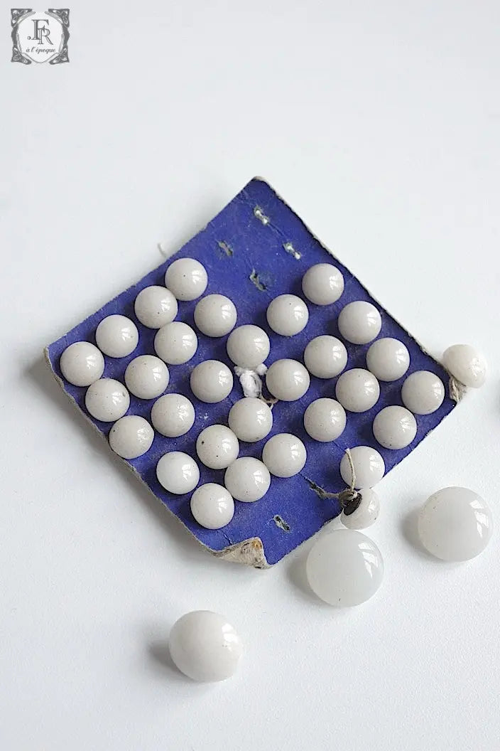 アンティークボタン antique bouton .FR a l'epoque