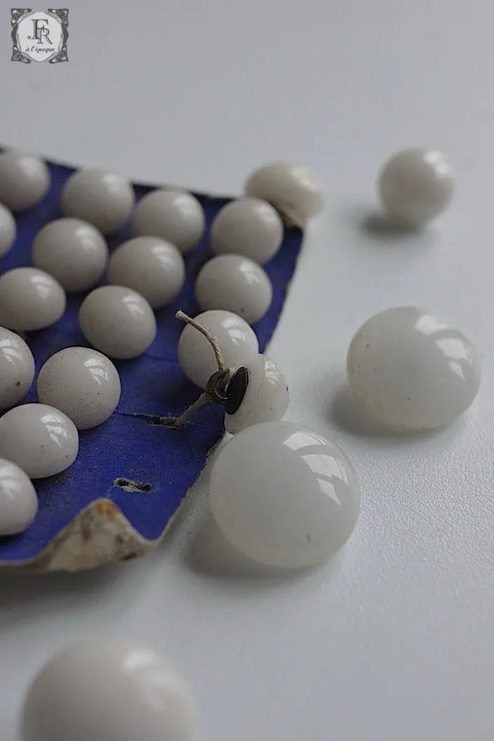 アンティークボタン antique bouton .FR a l'epoque