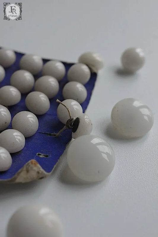 アンティークボタン antique bouton .FR a l'epoque