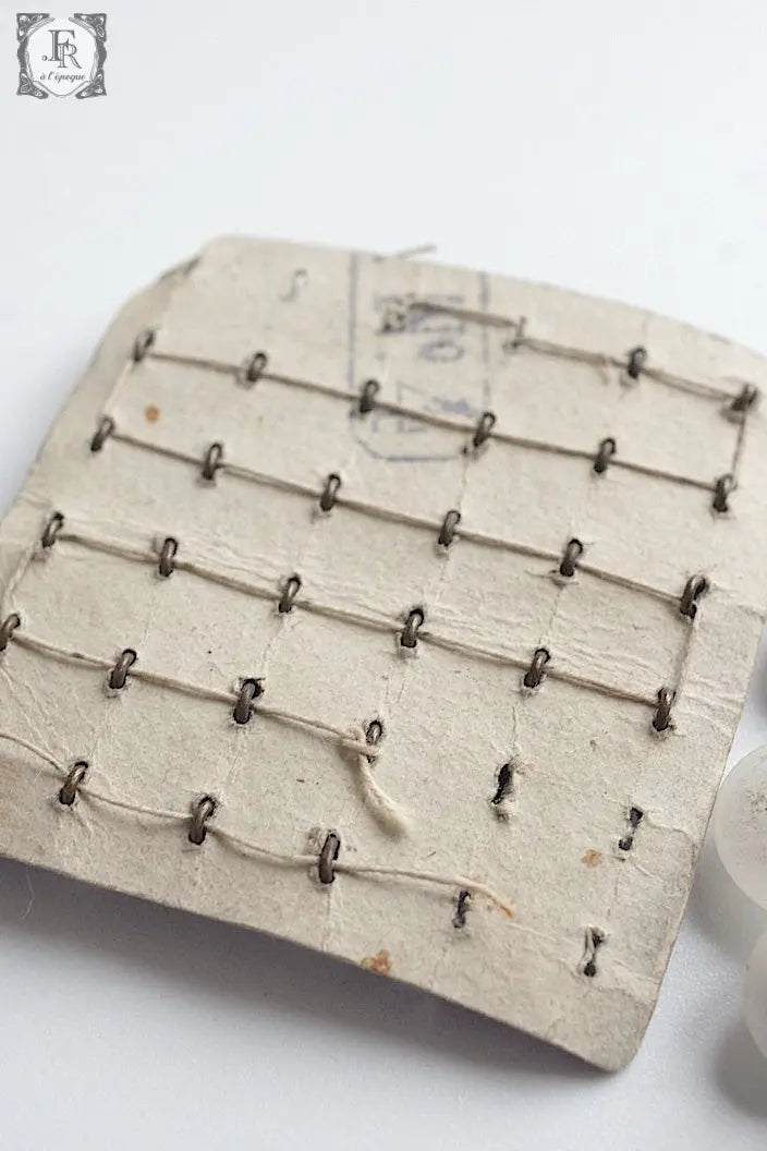 アンティークボタン antique bouton .FR a l'epoque