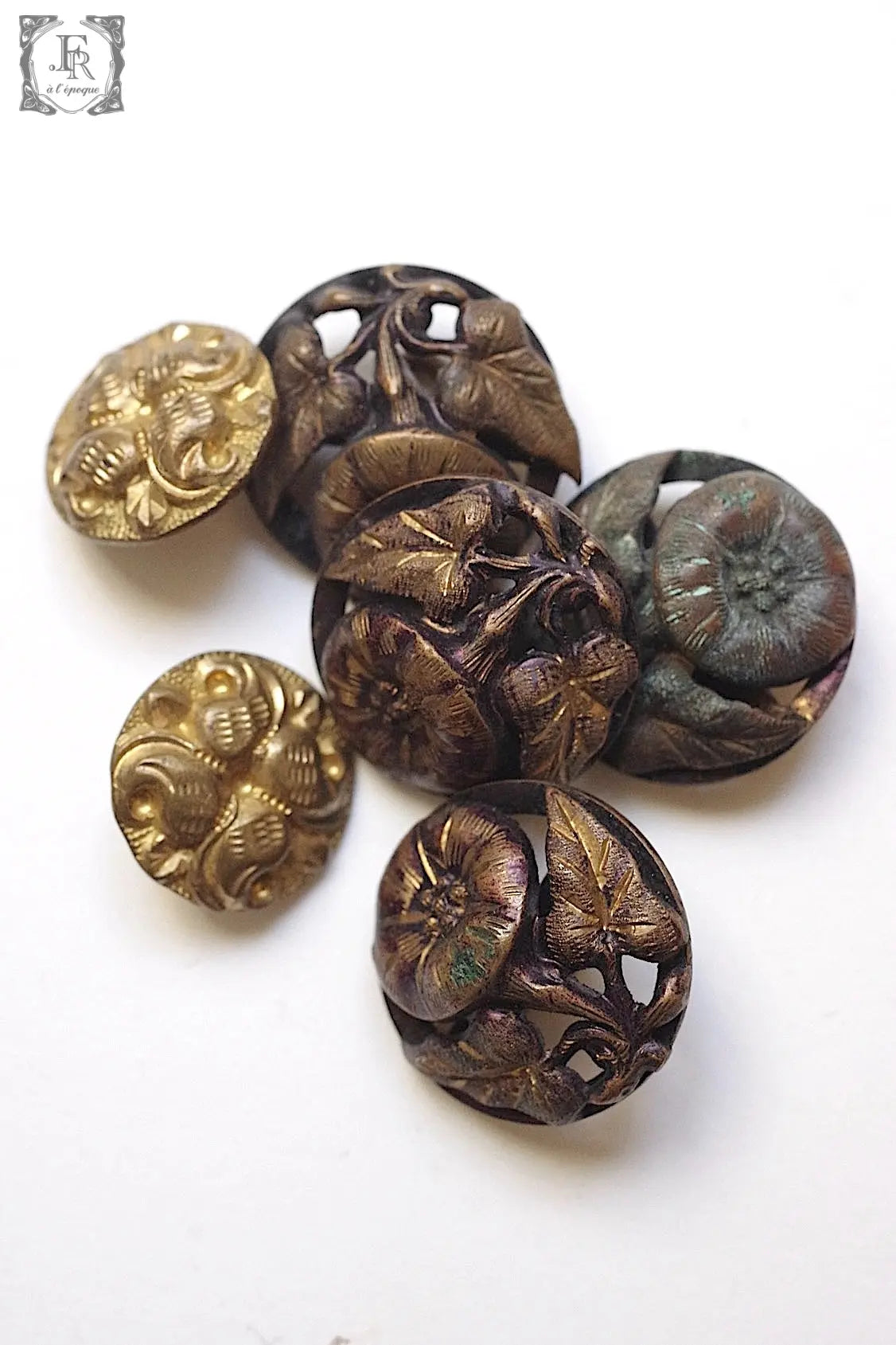 アンティークボタン antique boutons lots1 .FR a l'epoque