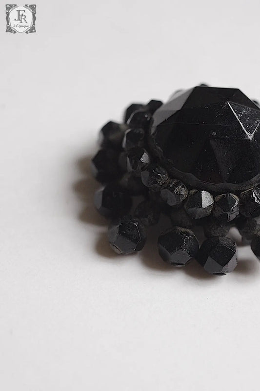 アンティークブローチ antique broche フレンチジェット .FR a l'epoque