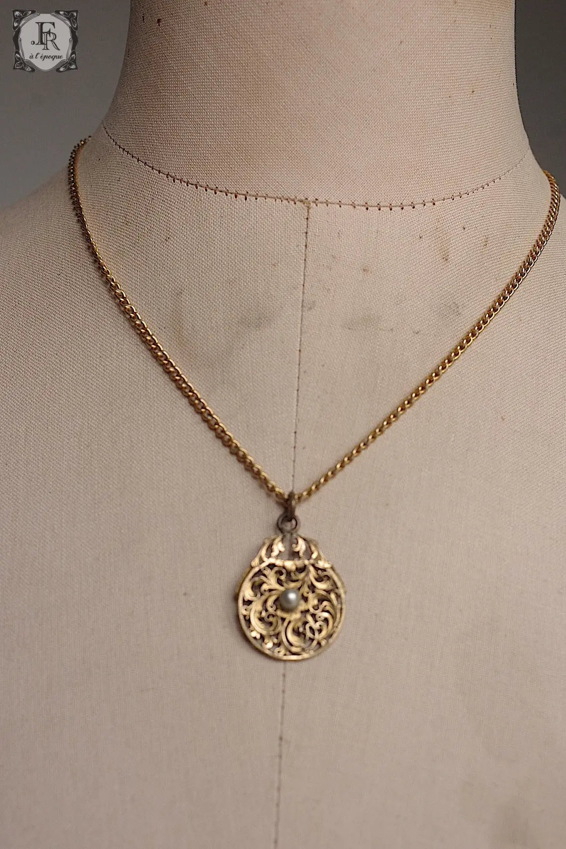 アンティークペンダント antique collier  時計盤 .FR a l'epoque