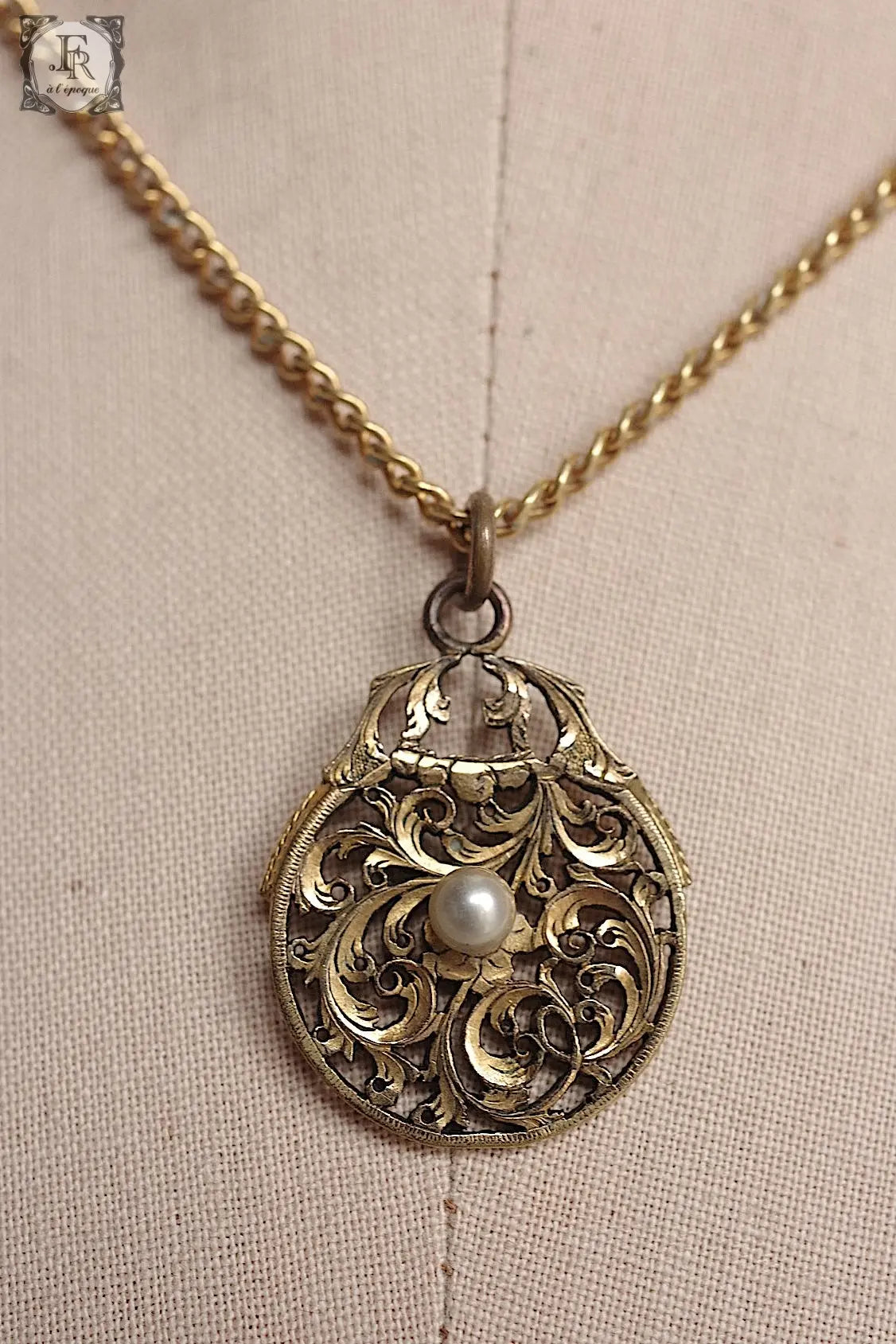 アンティークペンダント antique collier  時計盤 .FR a l'epoque