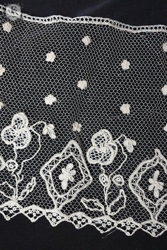 アンティークレース antique dentelle 129cm .FR a l'epoque