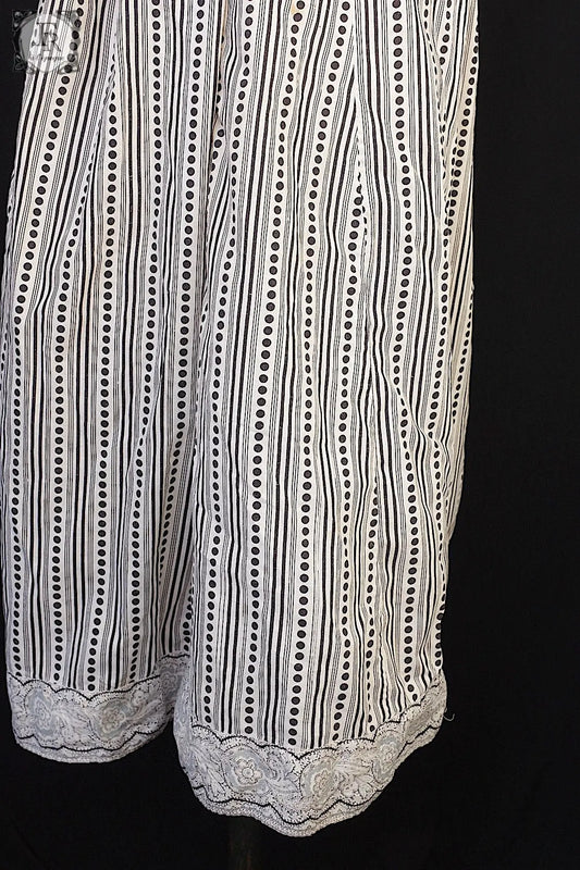 アンティークスカート antique vêtement .FR a l'epoque