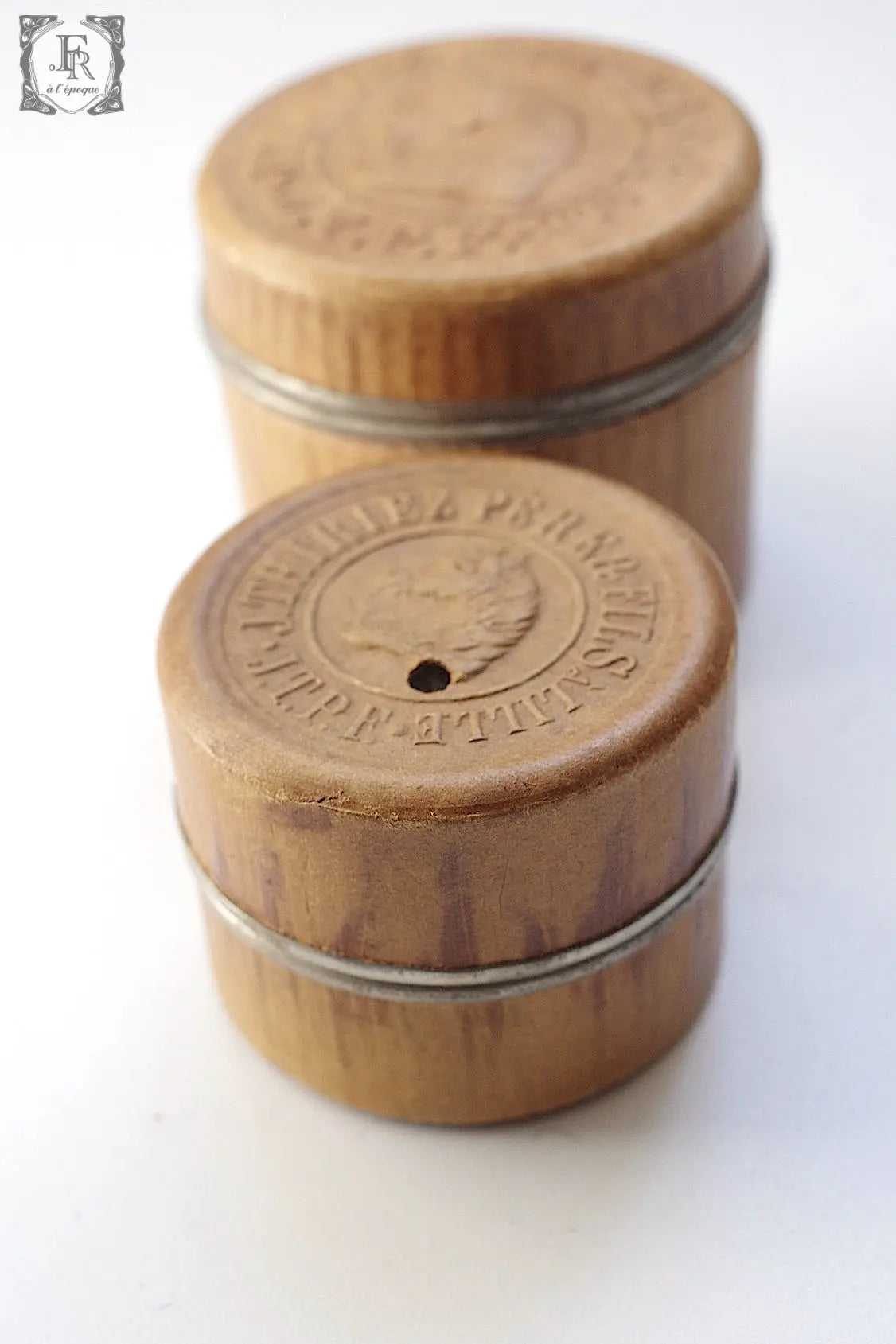 アンティークボビン箱入り bobbin antique .FR a l'epoque