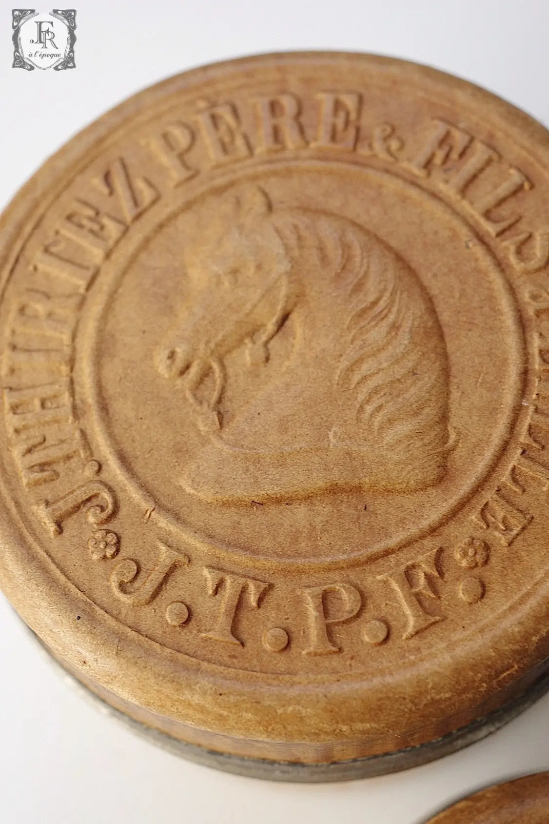 アンティークボビン箱入り bobbin antique .FR a l'epoque