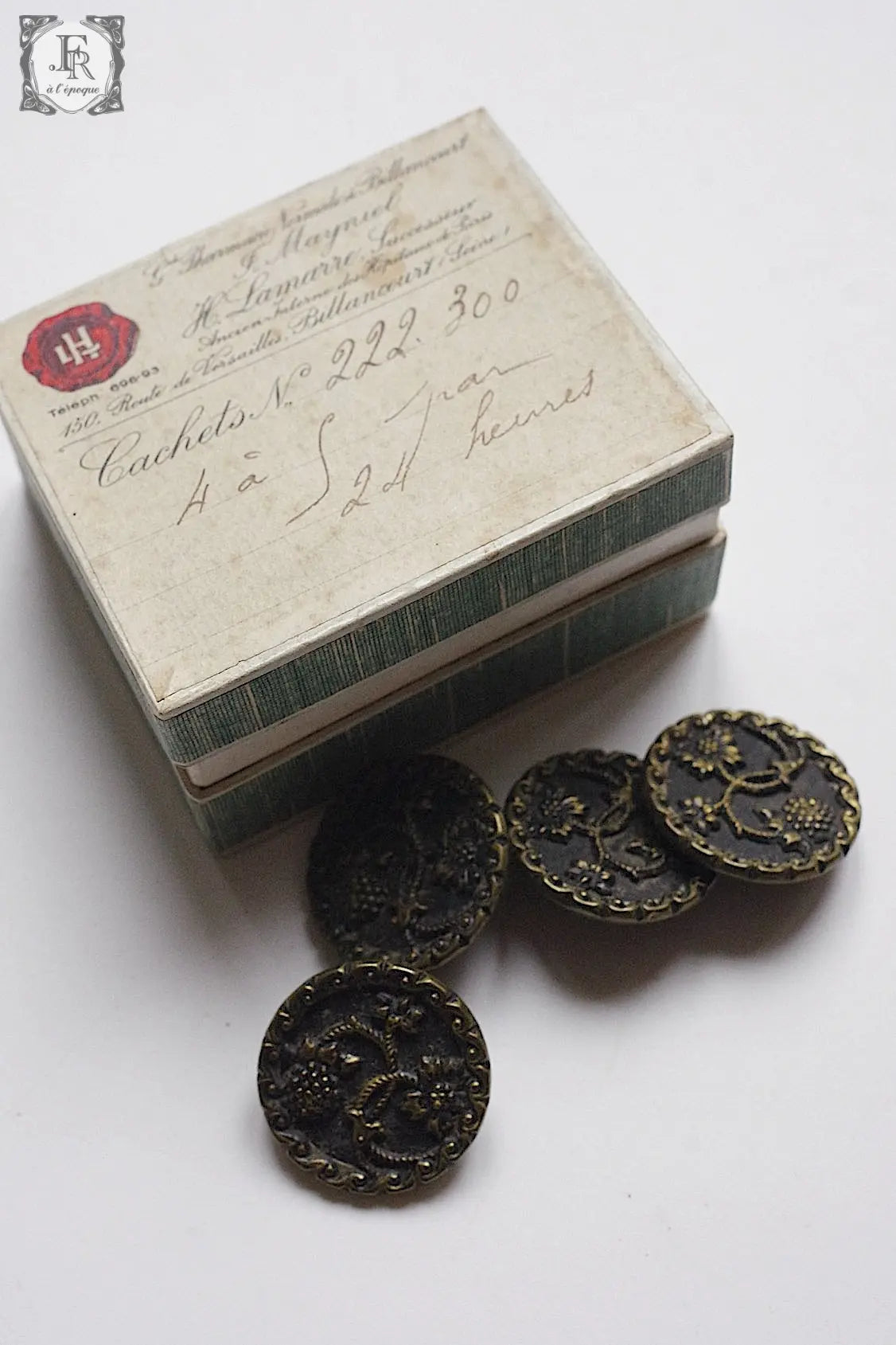 アンティークボタン boutons antique 1 .FR a l'epoque