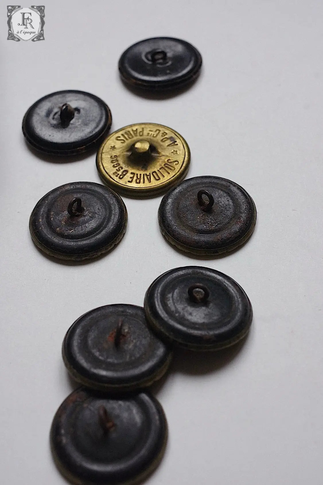 アンティークボタン boutons antique 1 .FR a l'epoque