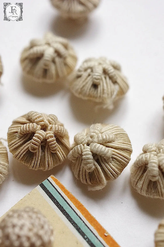 アンティークボタン boutons antique 2 .FR a l'epoque