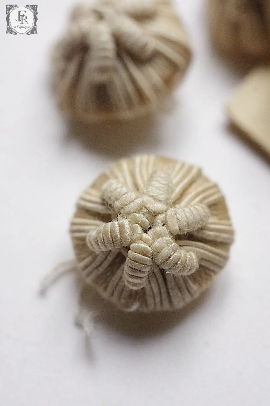 アンティークボタン boutons antique 2 .FR a l'epoque