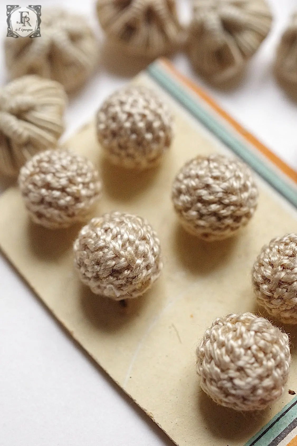 アンティークボタン boutons antique 2 .FR a l'epoque