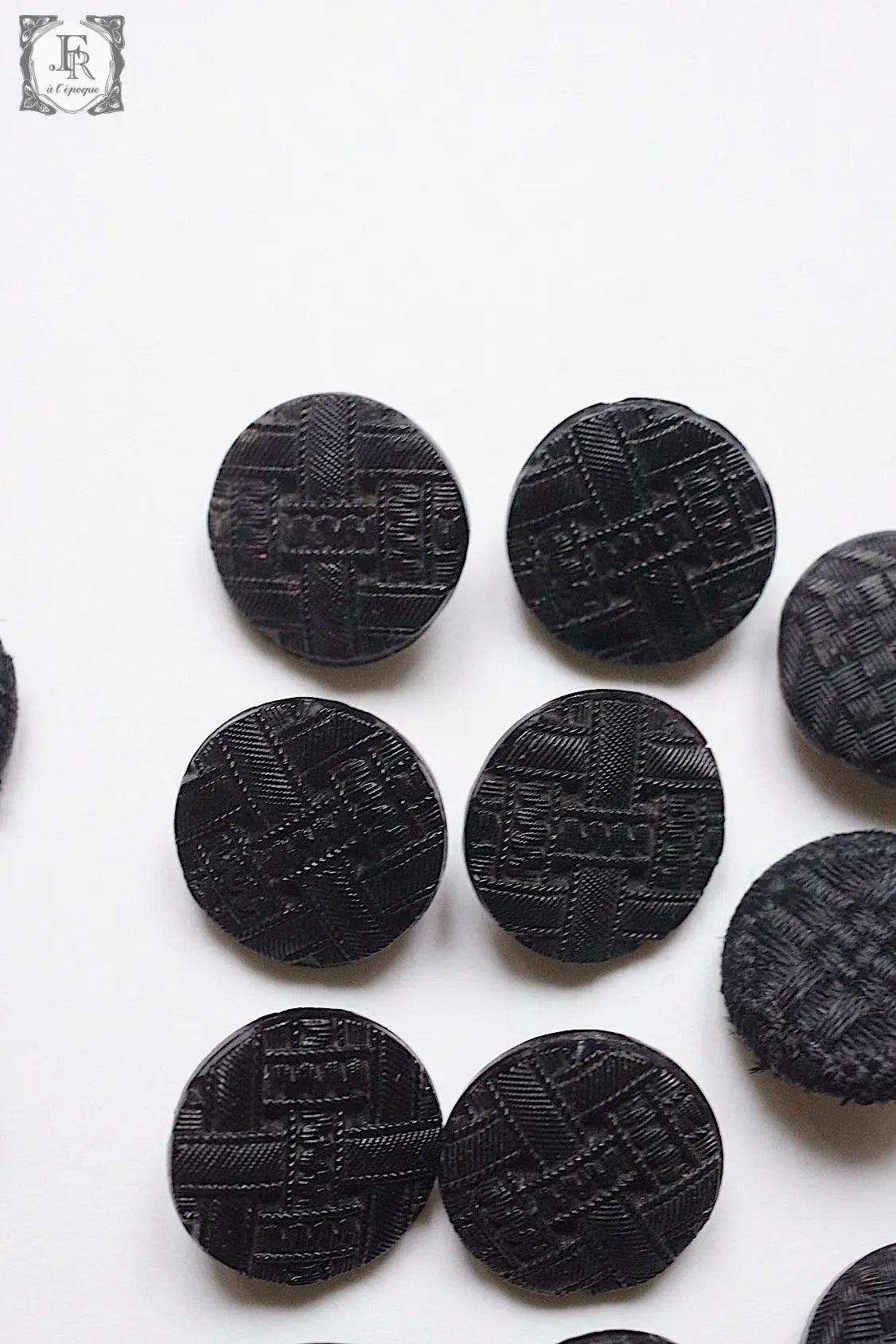 アンティークボタン boutons antique 3 .FR a l'epoque