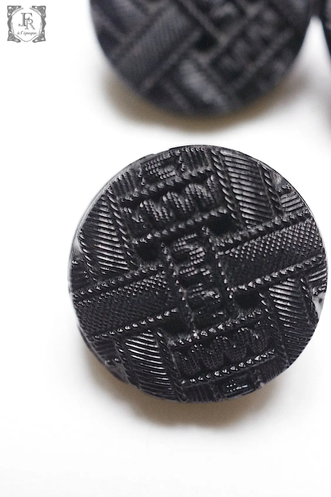 アンティークボタン boutons antique 3 .FR a l'epoque