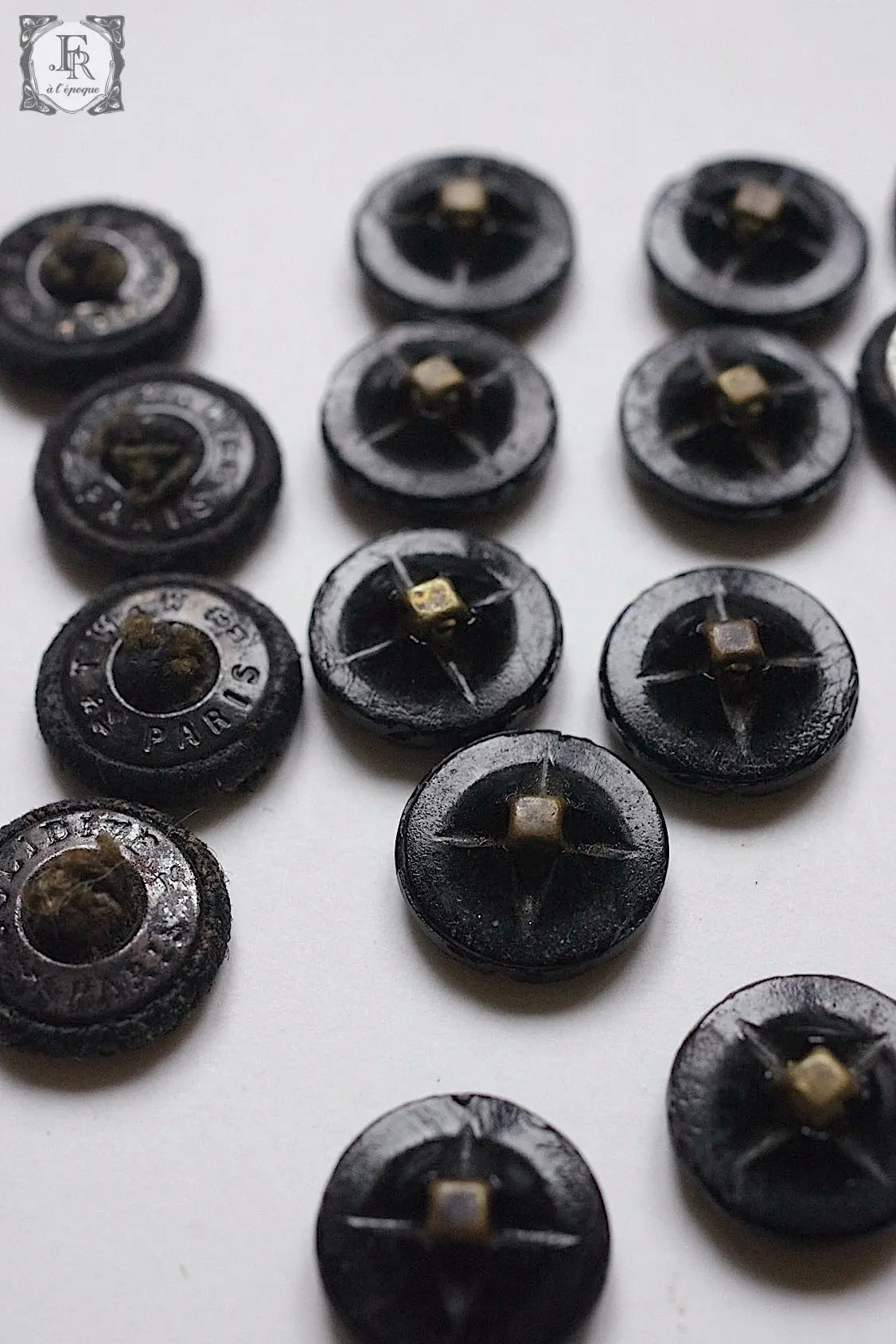 アンティークボタン boutons antique 3 .FR a l'epoque