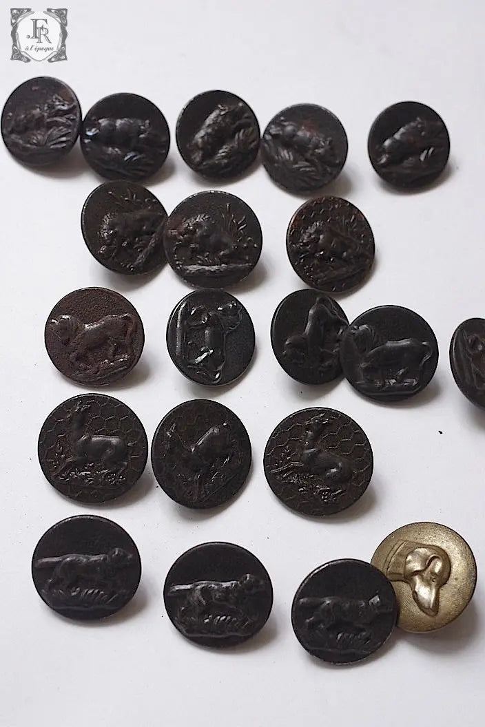 アンティークハンターボタン