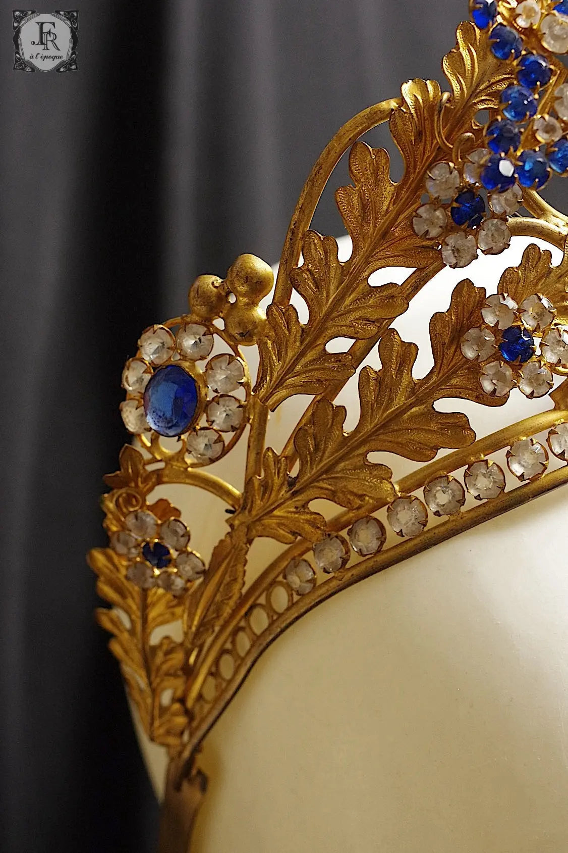 アンティークティアラ couronne antique .FR a l'epoque
