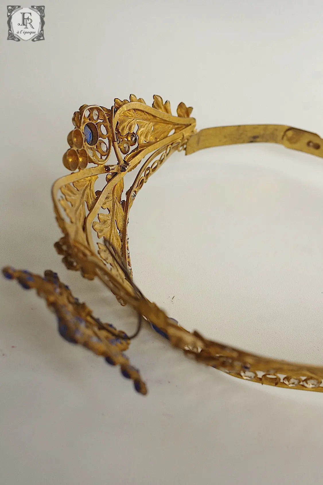 アンティークティアラ couronne antique .FR a l'epoque