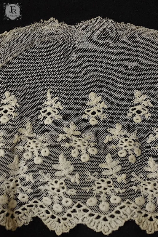アンティークレース dentelle ancienne 140cm 360cm .FR a l'epoque