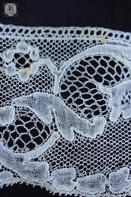 アンティークレース dentelle ancienne 230cm .FR a l'epoque