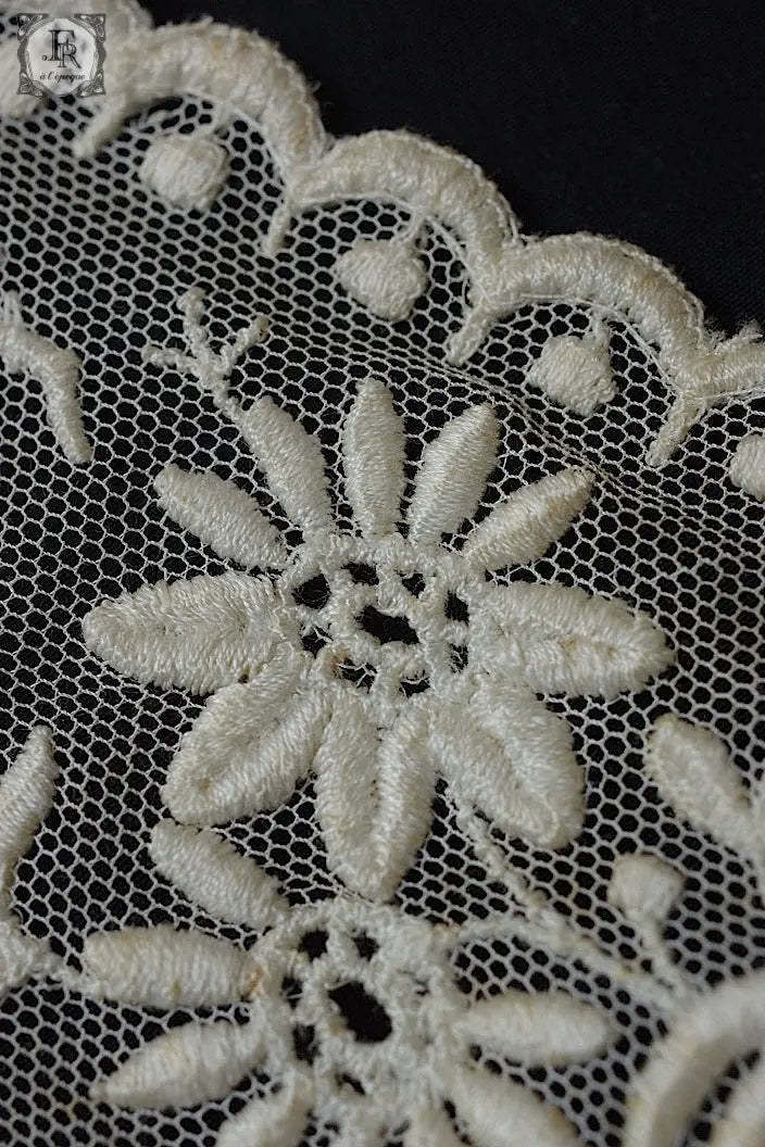 アンティークレース dentelle ancienne 330cm .FR a l'epoque