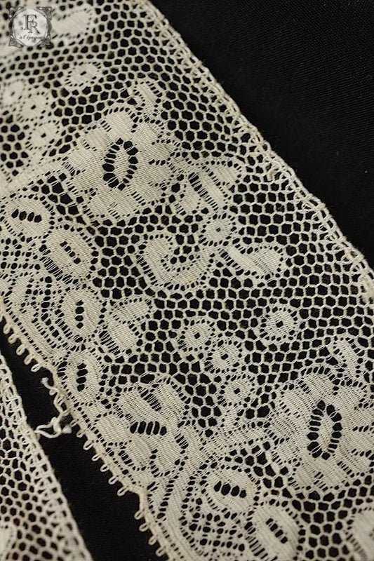 アンティークレース dentelle ancienne 420cm .FR a l'epoque